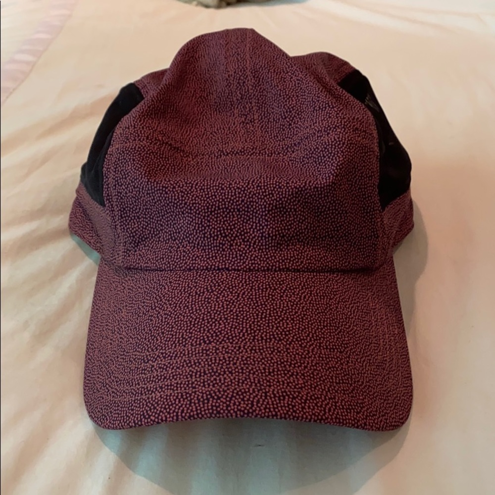 Lululemon Men’s Running Hat.